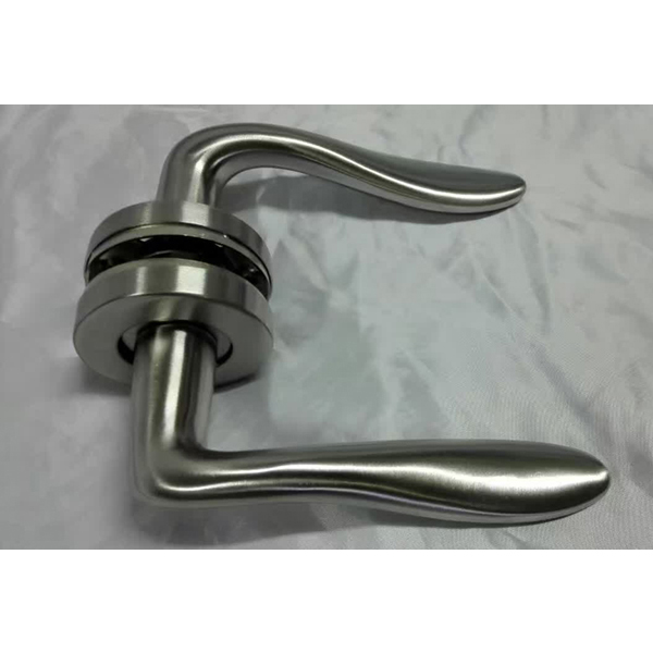 China Stainless Steel 304 Solid Casting Lever Door Handle